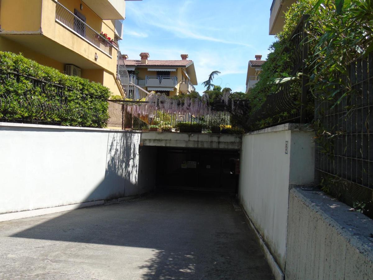 Apartament Discovery Flat With Pool & Bikes Sirmione Zewnętrze zdjęcie