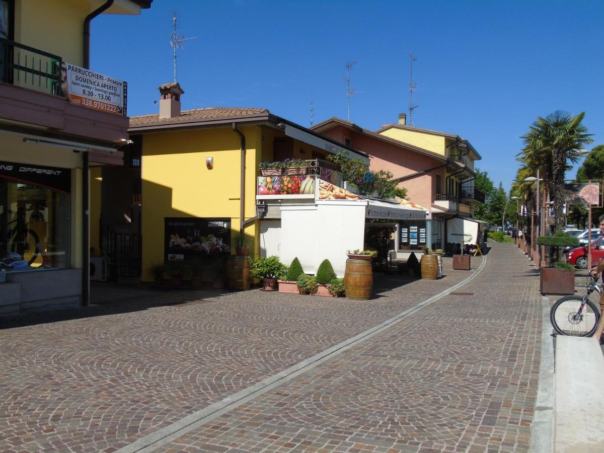 Apartament Discovery Flat With Pool & Bikes Sirmione Zewnętrze zdjęcie