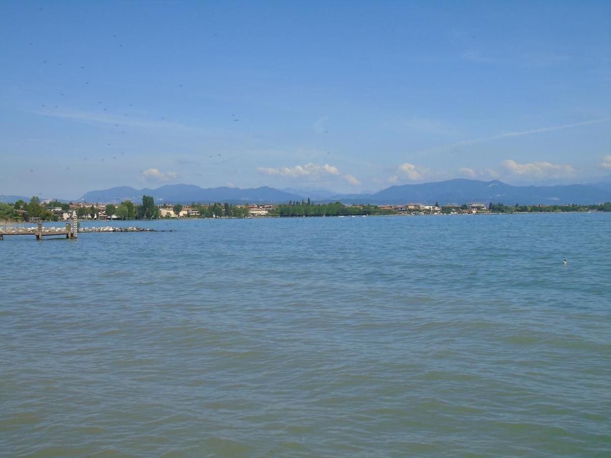 Apartament Discovery Flat With Pool & Bikes Sirmione Zewnętrze zdjęcie