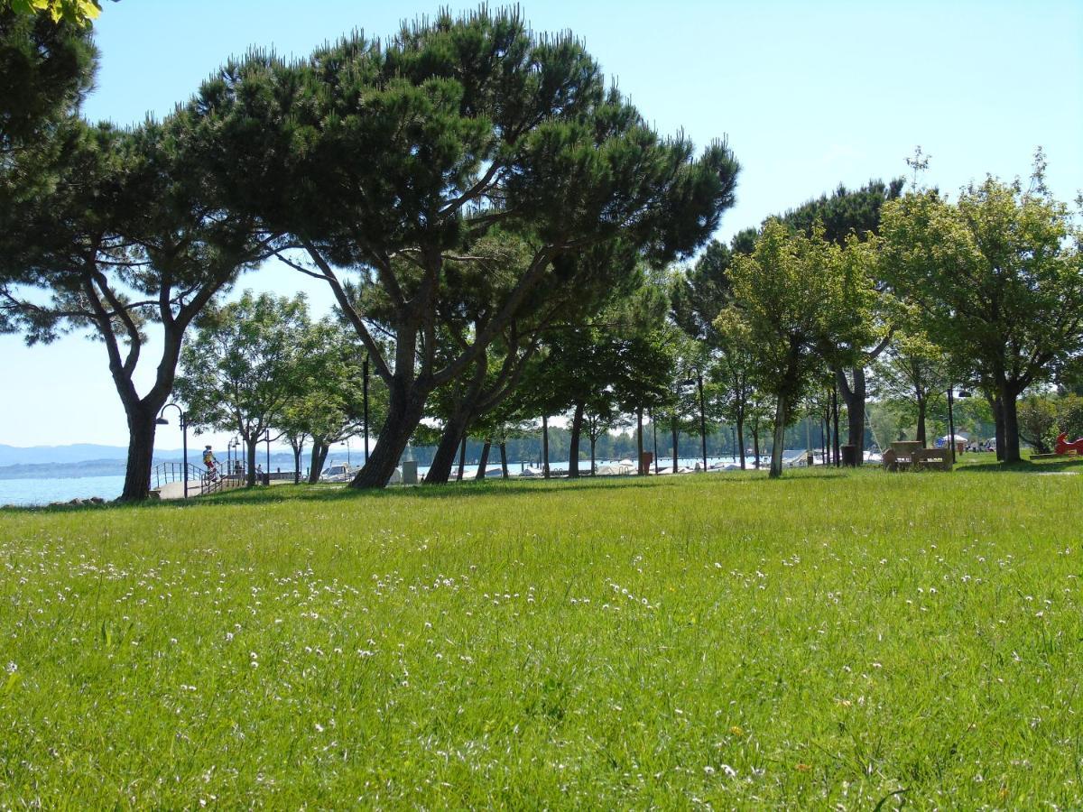 Apartament Discovery Flat With Pool & Bikes Sirmione Zewnętrze zdjęcie