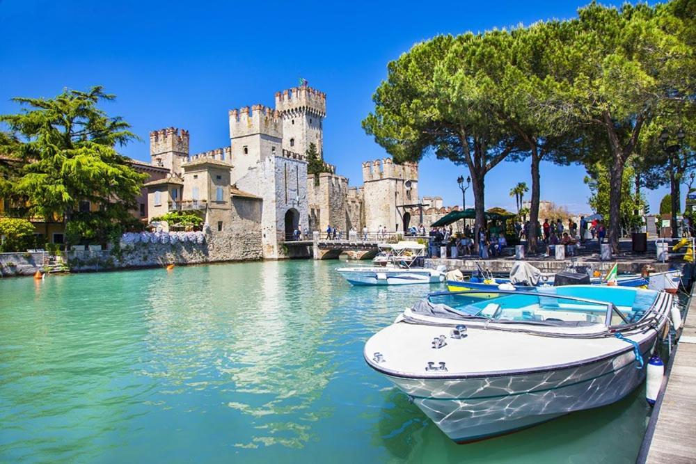 Apartament Discovery Flat With Pool & Bikes Sirmione Zewnętrze zdjęcie