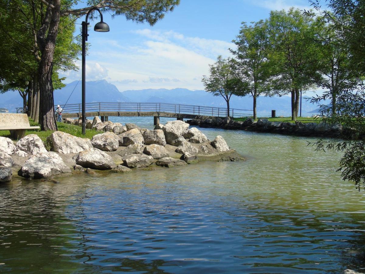 Apartament Discovery Flat With Pool & Bikes Sirmione Zewnętrze zdjęcie