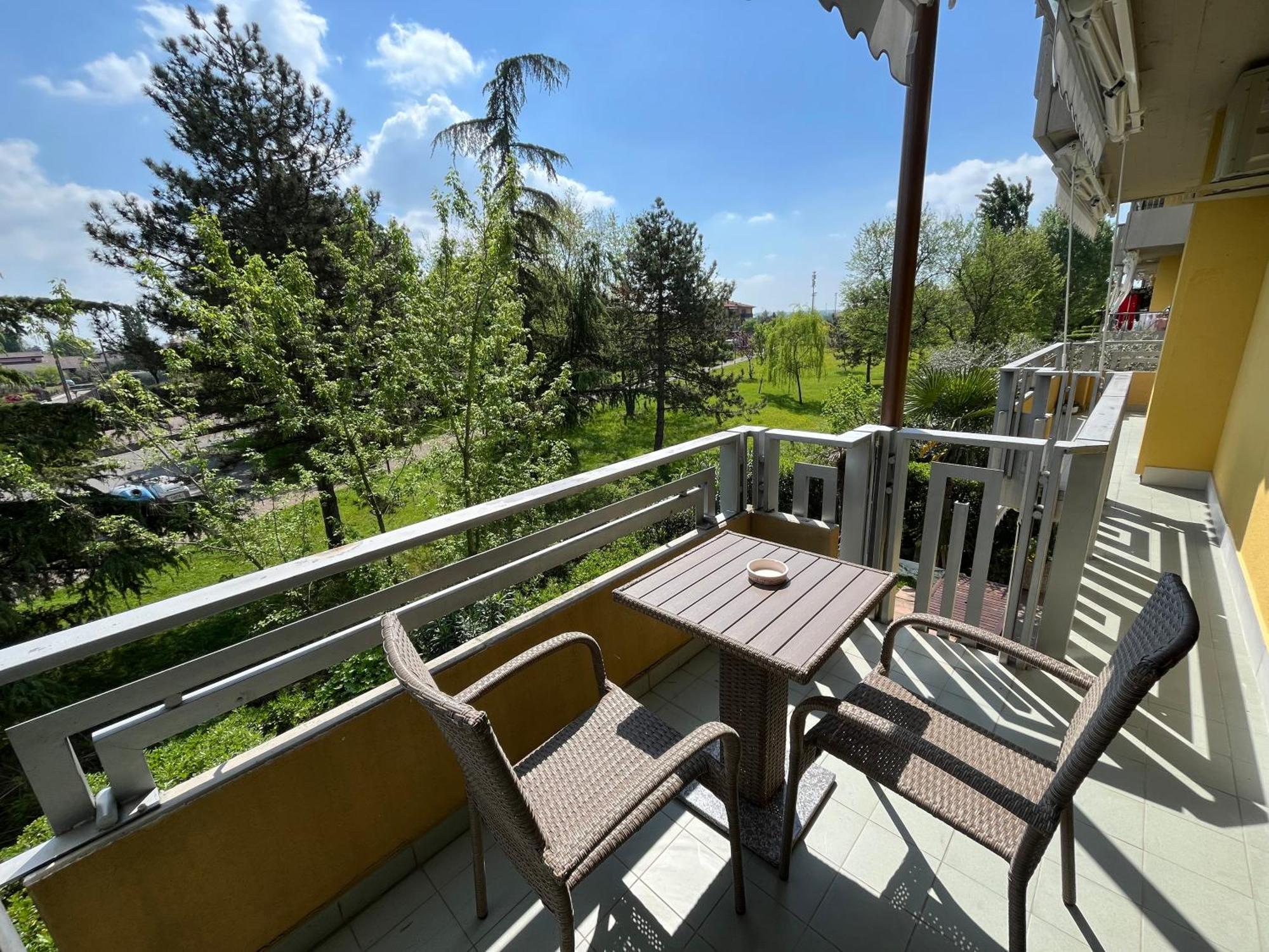 Apartament Discovery Flat With Pool & Bikes Sirmione Zewnętrze zdjęcie